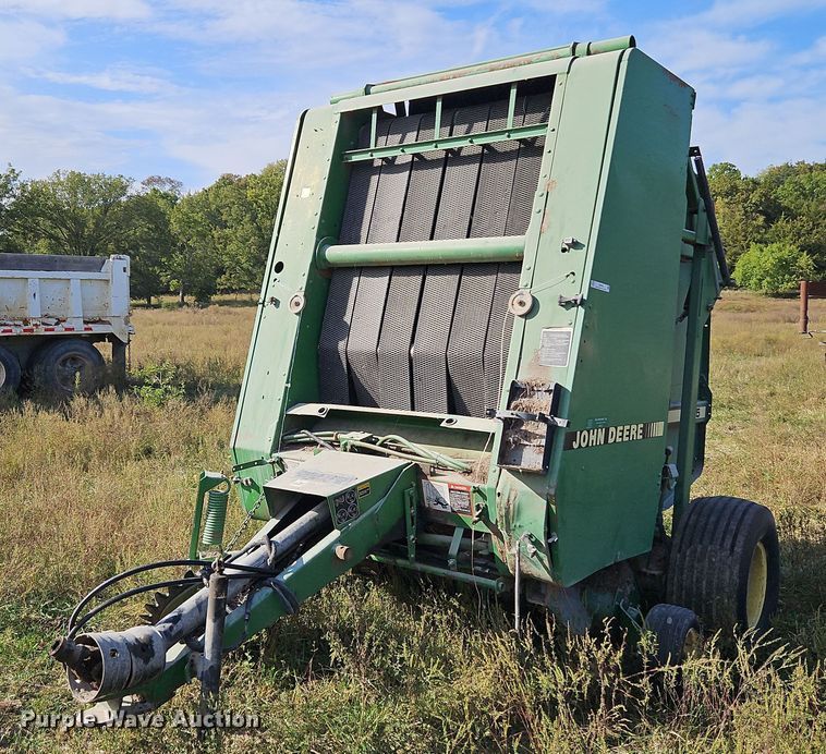 image for item LM9265 1995 John Deere 435  round baler