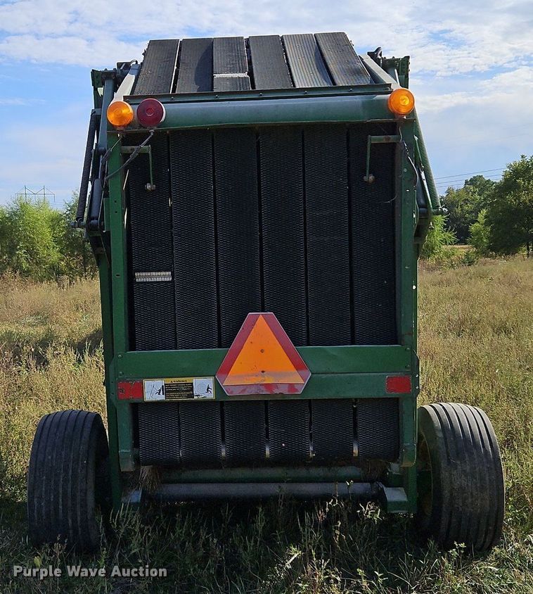 image for item LM9265 1995 John Deere 435  round baler