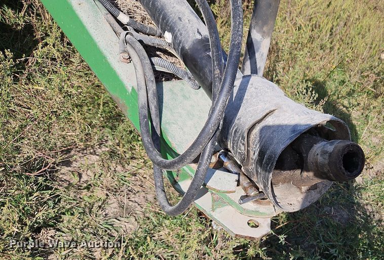 image for item LM9265 1995 John Deere 435  round baler