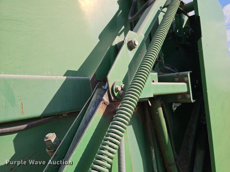 image for item LM9265 1995 John Deere 435  round baler