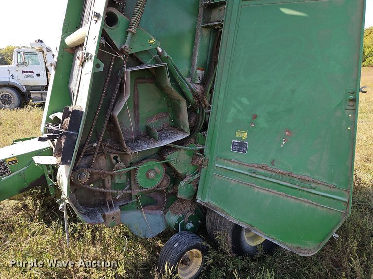 image for item LM9265 1995 John Deere 435  round baler