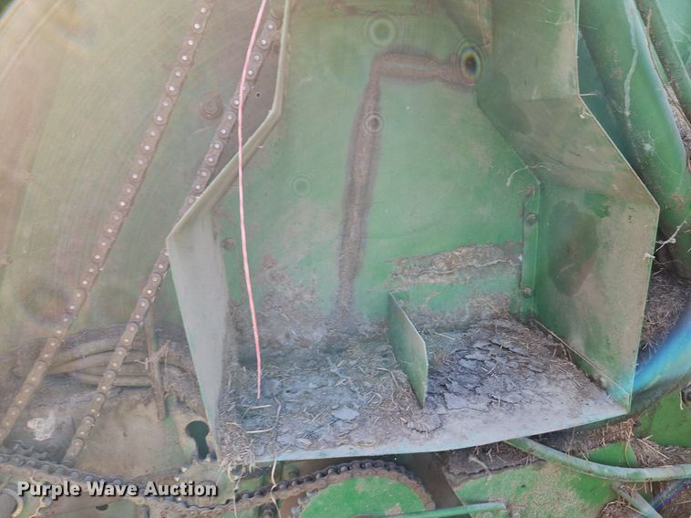 image for item LM9265 1995 John Deere 435  round baler