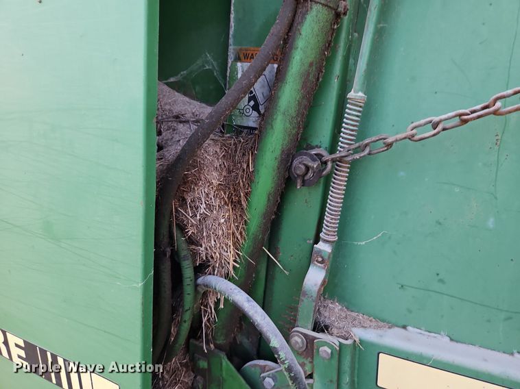 image for item LM9265 1995 John Deere 435  round baler