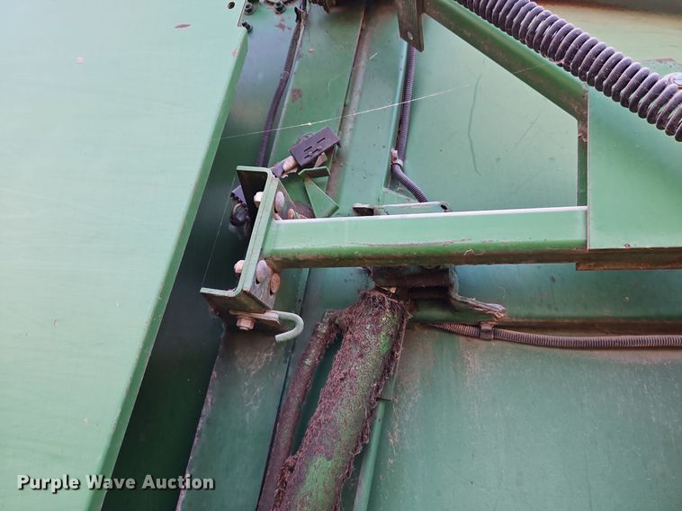 image for item LM9265 1995 John Deere 435  round baler