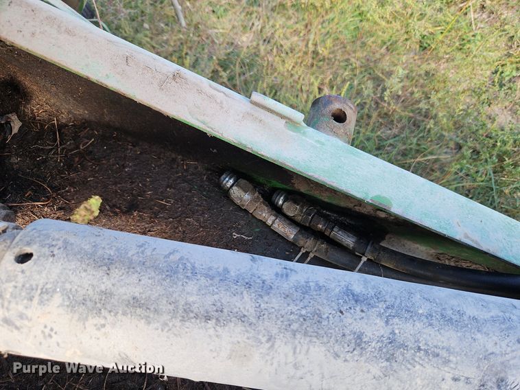 image for item LM9265 1995 John Deere 435  round baler