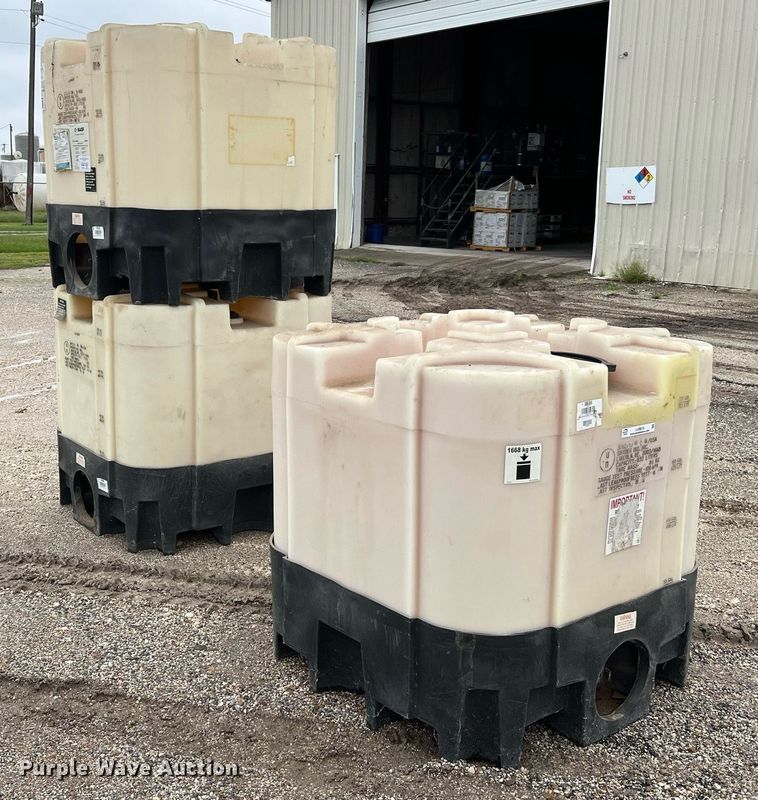 image for item LU9814 (3) Snyder 220 gallon totes