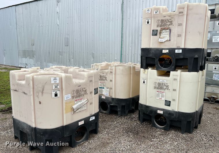 image for item LU9815 (4) Snyder 220 gallon totes