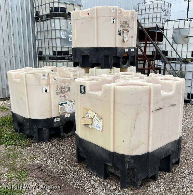 image for item LU9815 (4) Snyder 220 gallon totes