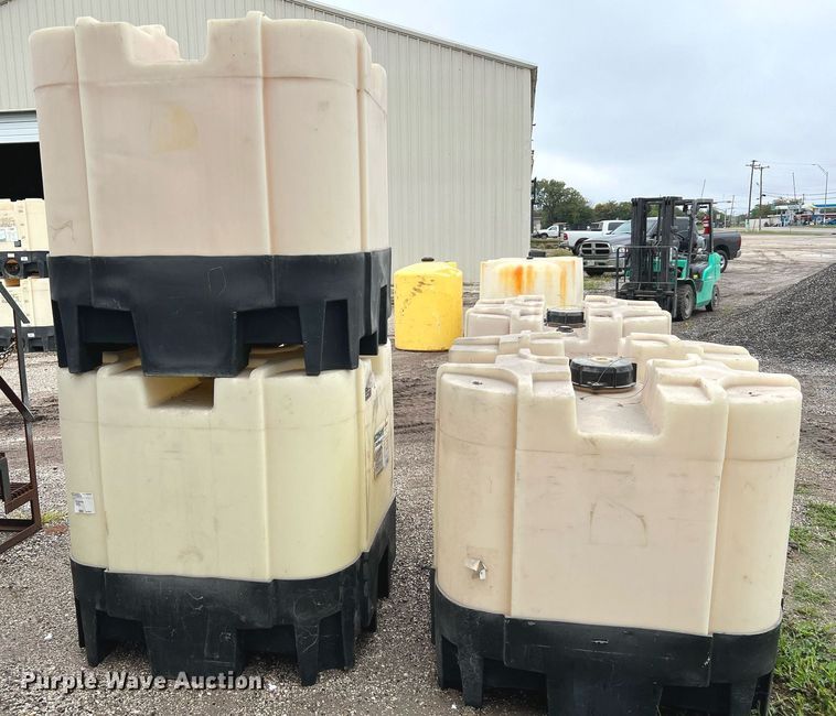 image for item LU9815 (4) Snyder 220 gallon totes