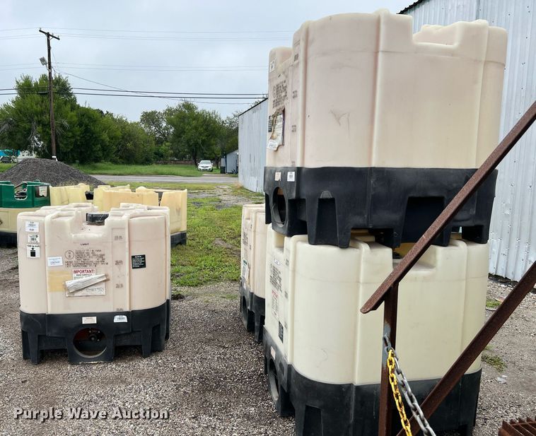 image for item LU9815 (4) Snyder 220 gallon totes