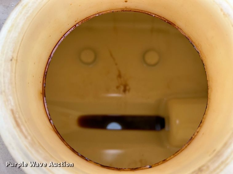 image for item LU9815 (4) Snyder 220 gallon totes