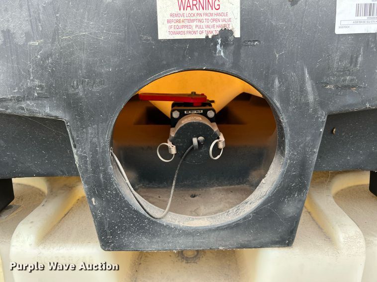 image for item LU9815 (4) Snyder 220 gallon totes