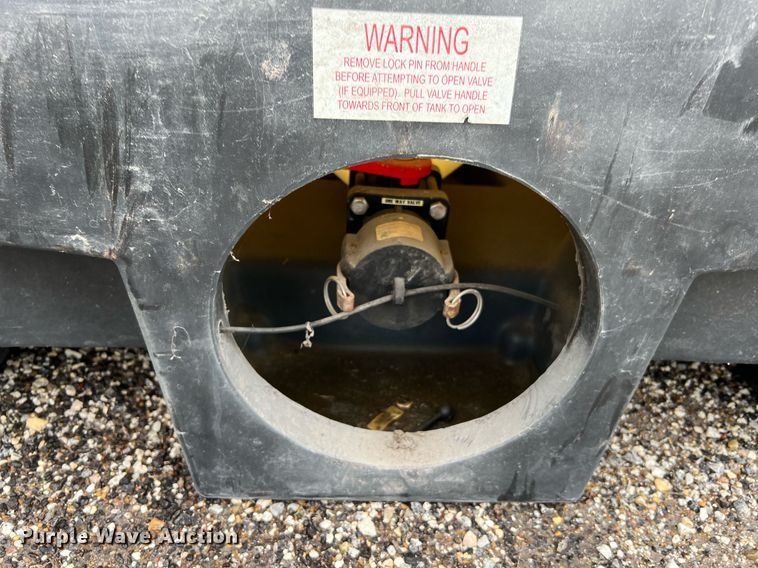 image for item LU9815 (4) Snyder 220 gallon totes