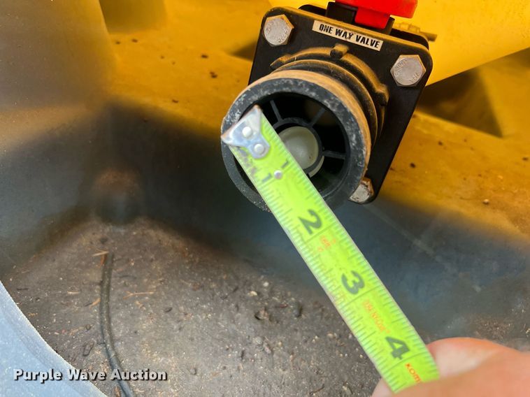 image for item LU9815 (4) Snyder 220 gallon totes