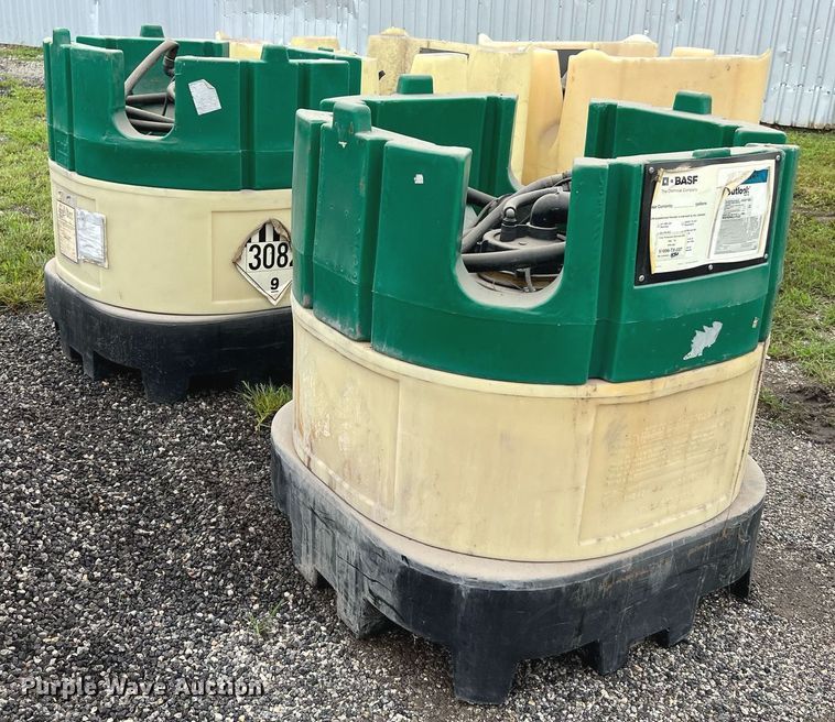 image for item LU9816 (4) 120 gallon totes