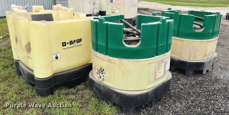 image for item LU9816 (4) 120 gallon totes