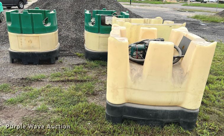 image for item LU9816 (4) 120 gallon totes