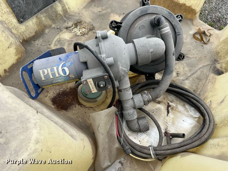 image for item LU9816 (4) 120 gallon totes