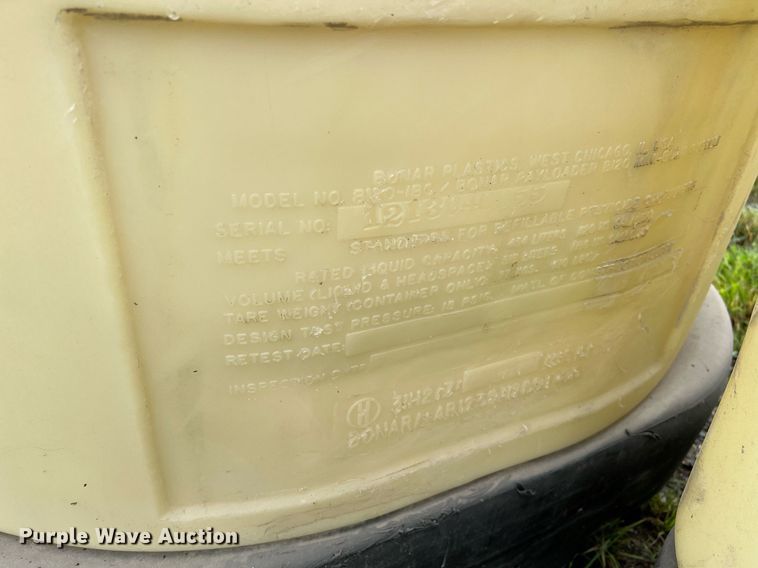 image for item LU9816 (4) 120 gallon totes