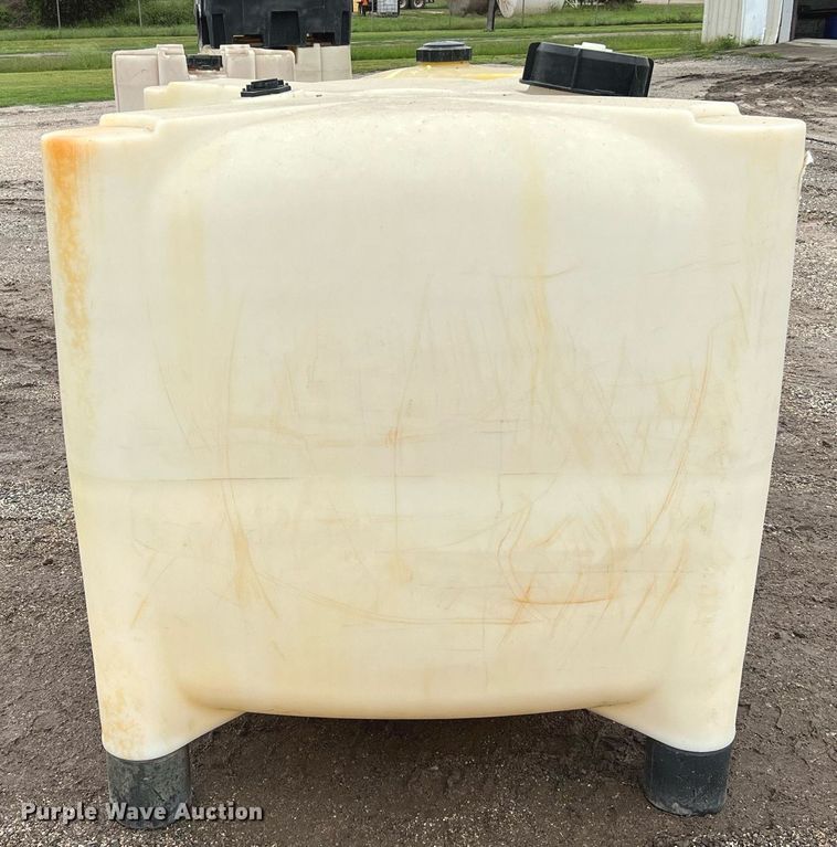 image for item LU9817 (2) totes