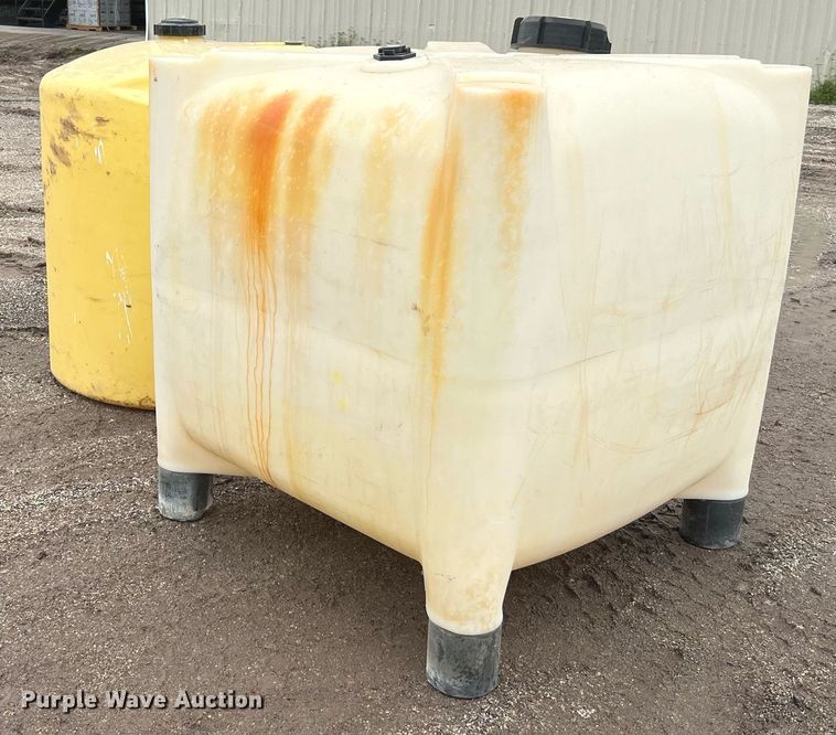 image for item LU9817 (2) totes