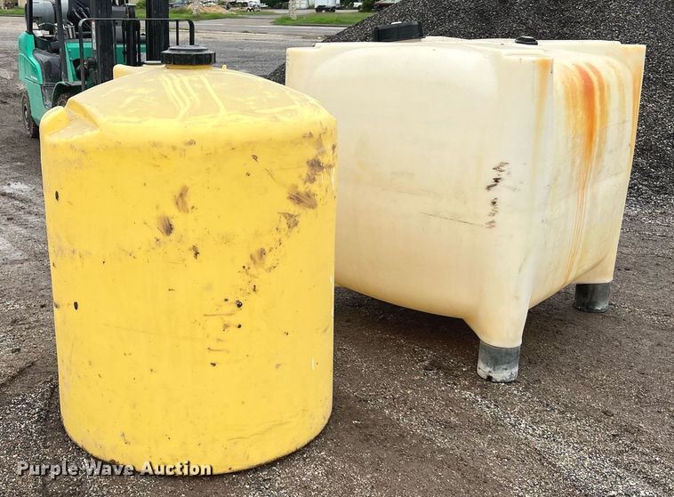 image for item LU9817 (2) totes