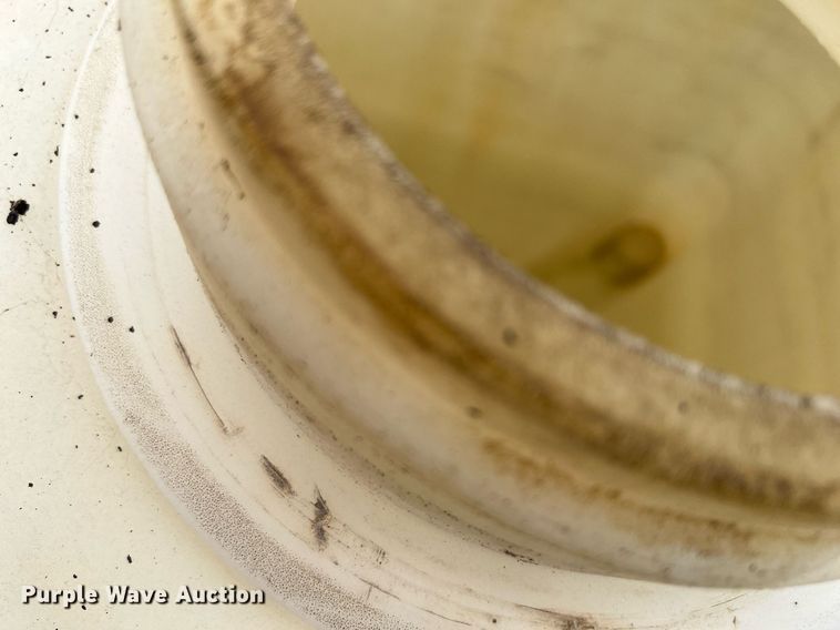 image for item LU9817 (2) totes