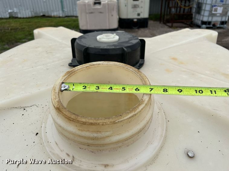 image for item LU9817 (2) totes