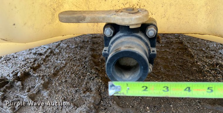 image for item LU9817 (2) totes