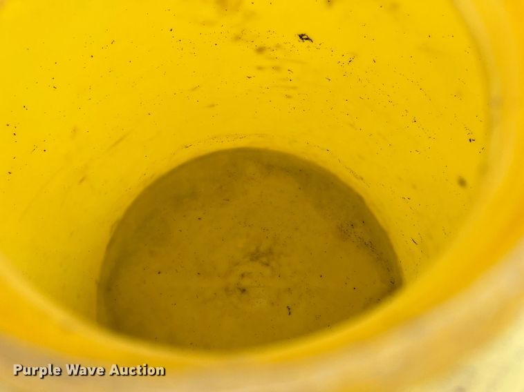 image for item LU9817 (2) totes