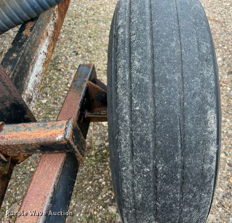 image for item LU9821 Wylie  fertilizer delivery trailer