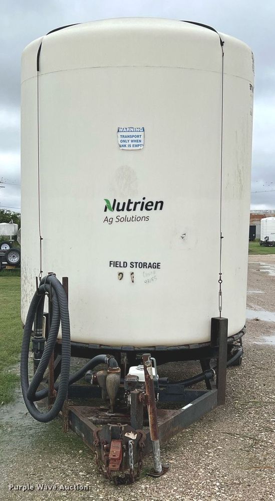 image for item LU9822 Wylie  fertilizer delivery trailer