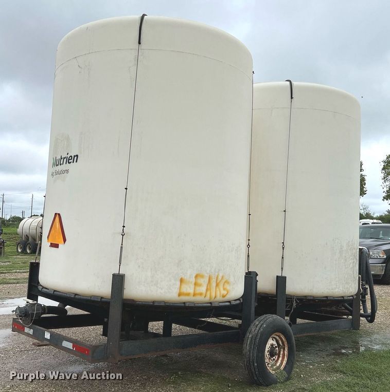 image for item LU9822 Wylie  fertilizer delivery trailer