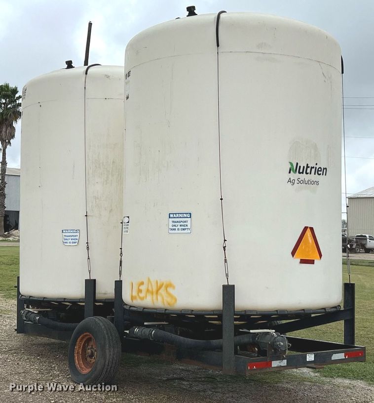 image for item LU9822 Wylie  fertilizer delivery trailer