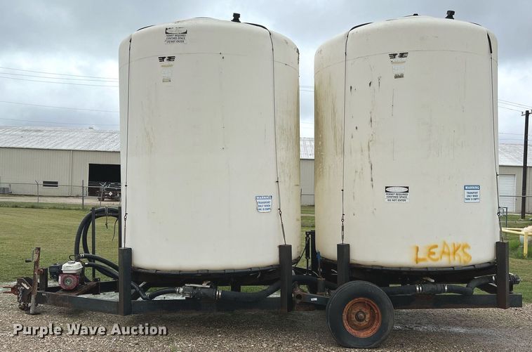 image for item LU9822 Wylie  fertilizer delivery trailer