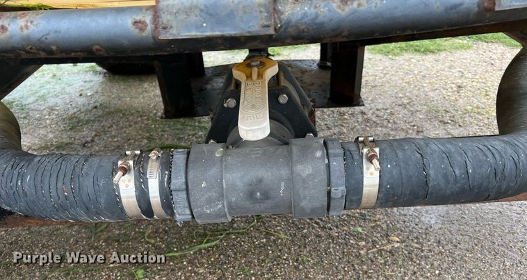 image for item LU9822 Wylie  fertilizer delivery trailer