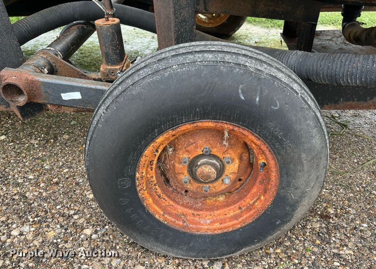 image for item LU9822 Wylie  fertilizer delivery trailer