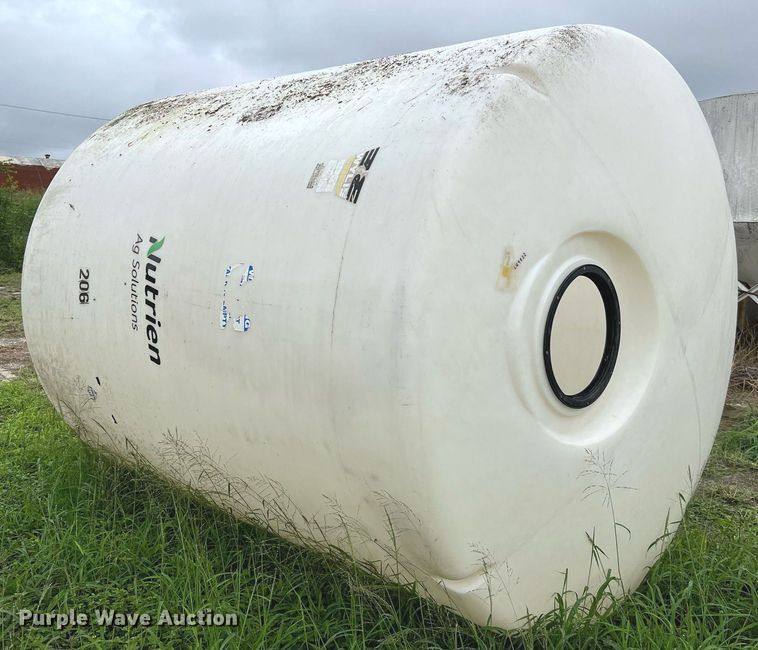 image for item LU9822 Wylie  fertilizer delivery trailer