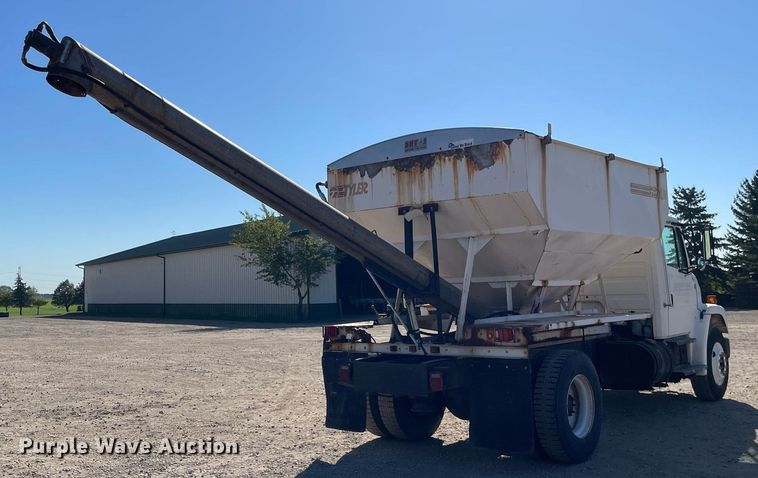 image for item LV9928 1999 Freightliner FL70  feed delivery truck