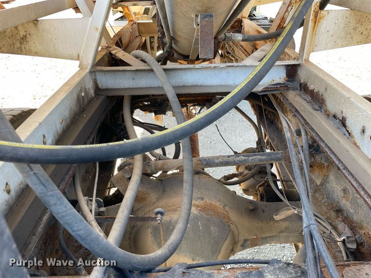 image for item LV9928 1999 Freightliner FL70  feed delivery truck