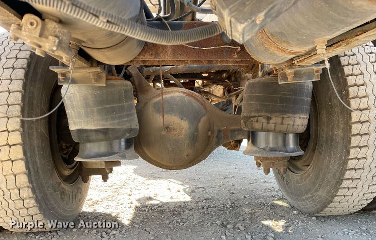 image for item LV9928 1999 Freightliner FL70  feed delivery truck