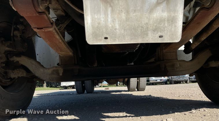 image for item LV9928 1999 Freightliner FL70  feed delivery truck