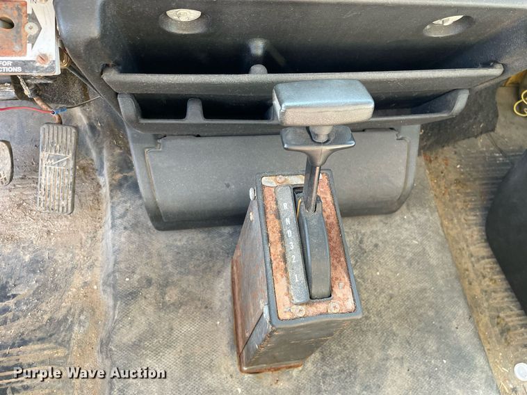 image for item LV9928 1999 Freightliner FL70  feed delivery truck