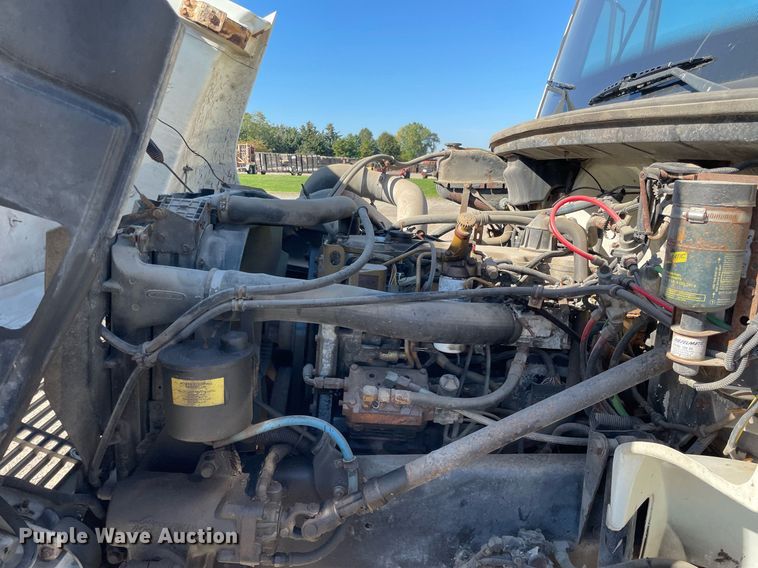 image for item LV9928 1999 Freightliner FL70  feed delivery truck