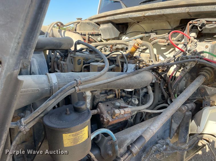 image for item LV9928 1999 Freightliner FL70  feed delivery truck