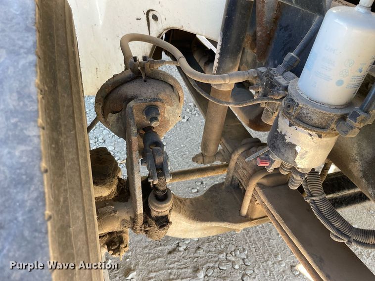 image for item LV9928 1999 Freightliner FL70  feed delivery truck