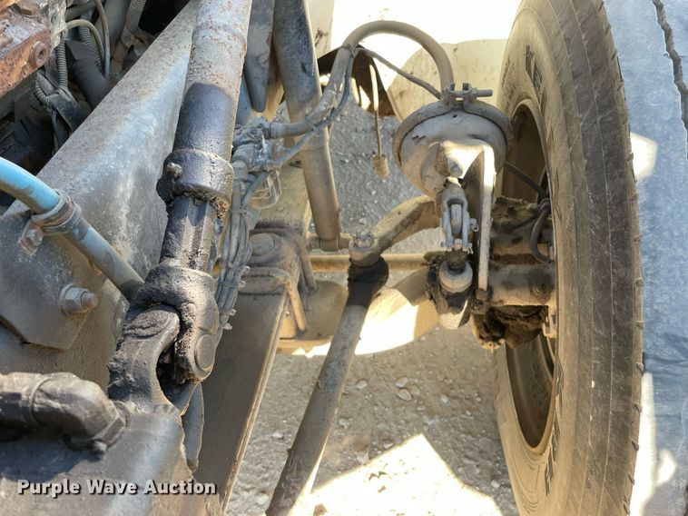 image for item LV9928 1999 Freightliner FL70  feed delivery truck