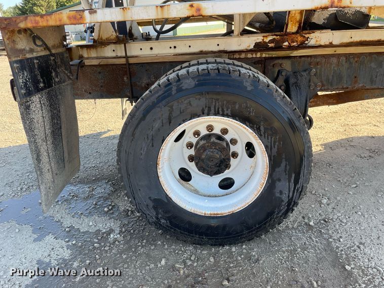 image for item LV9928 1999 Freightliner FL70  feed delivery truck