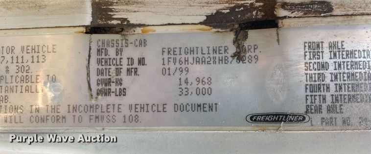 image for item LV9928 1999 Freightliner FL70  feed delivery truck