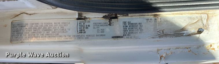 image for item LV9928 1999 Freightliner FL70  feed delivery truck